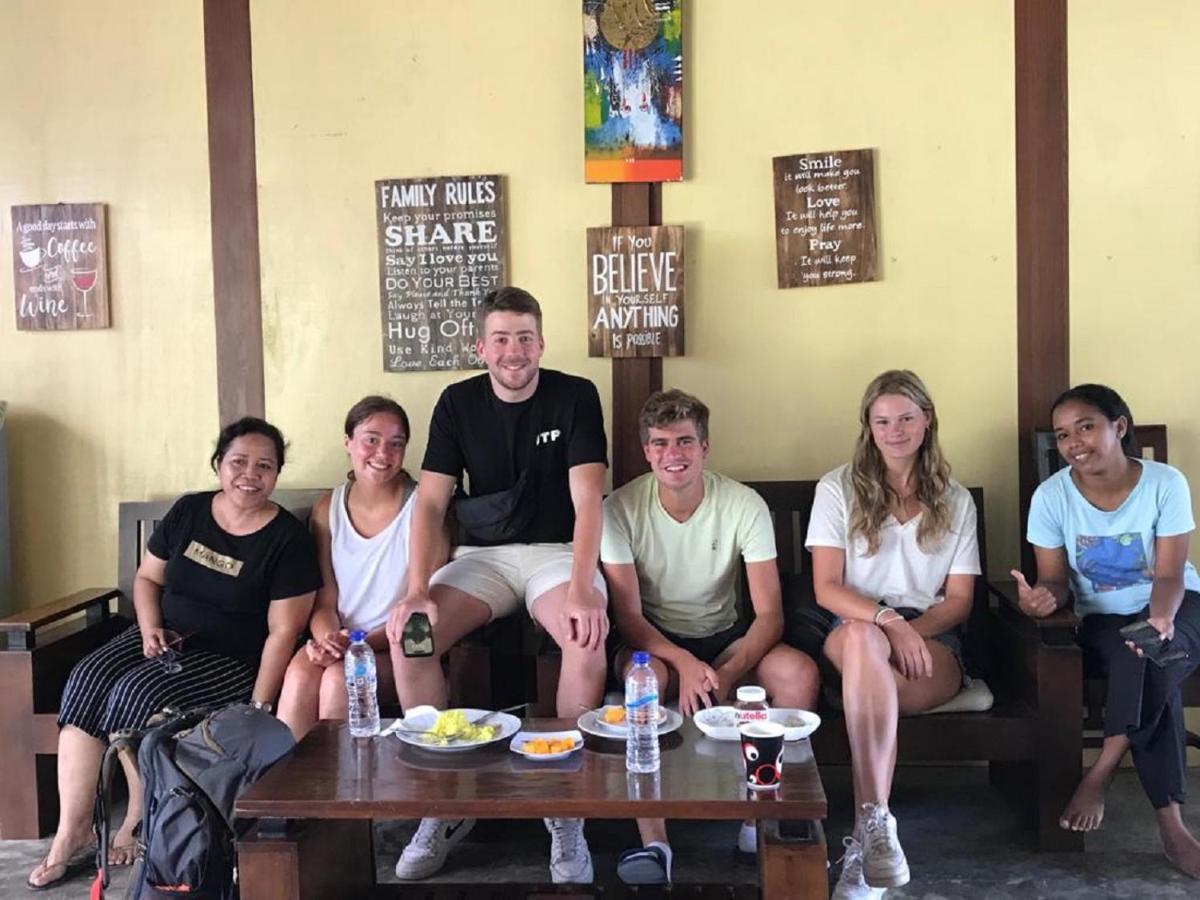 A-Manta Homestay Лабуан Баджо Екстериор снимка