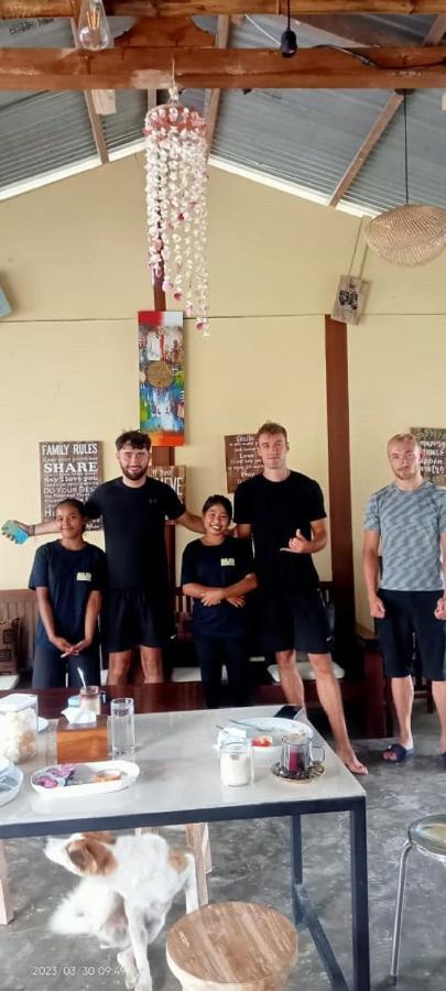 A-Manta Homestay Лабуан Баджо Екстериор снимка