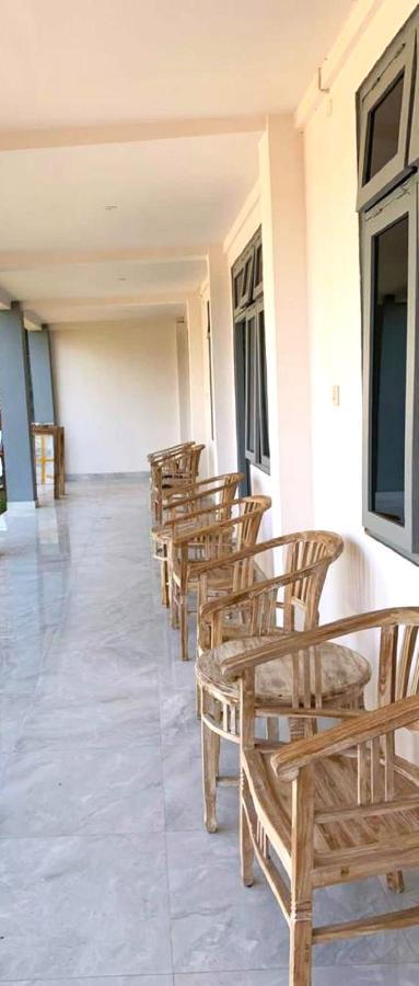 A-Manta Homestay Лабуан Баджо Екстериор снимка
